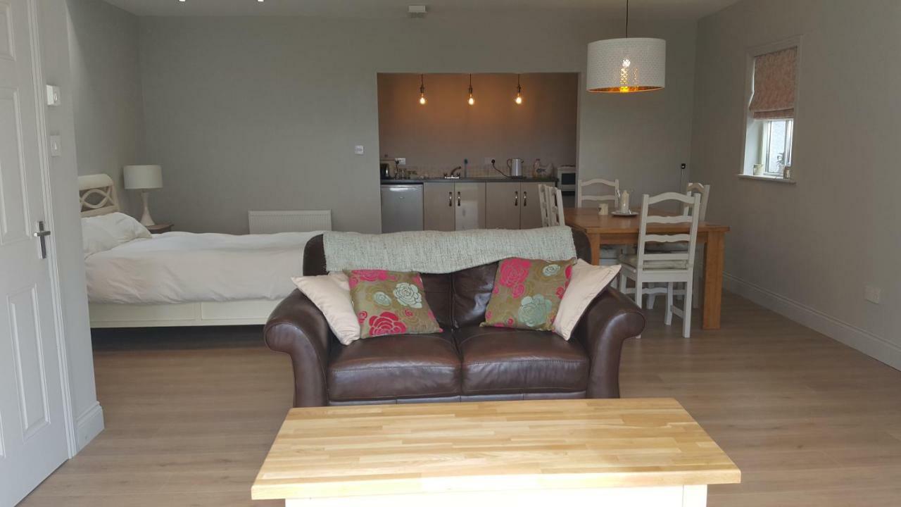 Ballinacarrick Apartment Ballynacarrick Upper Exterior photo