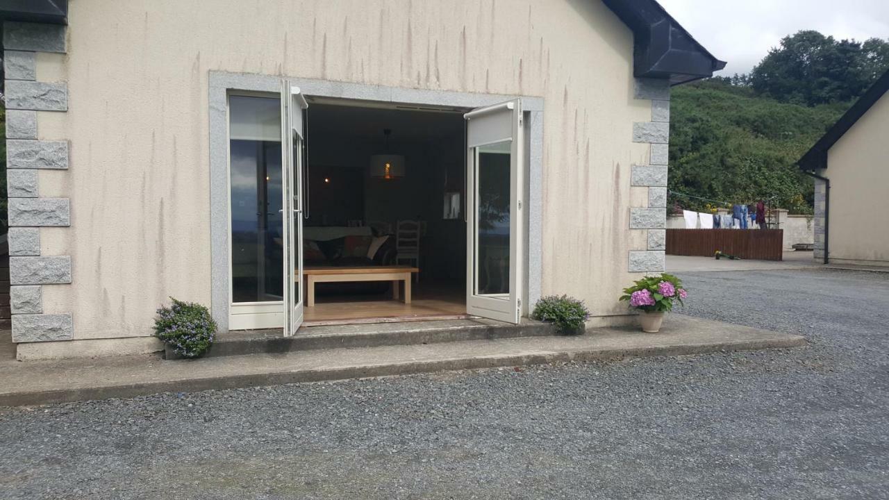 Ballinacarrick Apartment Ballynacarrick Upper Exterior photo